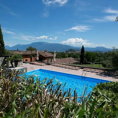 Soiano Sleeps 5 Pool Air Con Villa