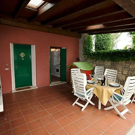Soiano Sleeps 5 Pool Air Con Villa *